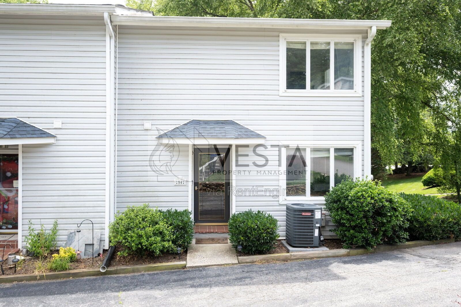 3BR/3BA Condo in South Asheville – Finished Basement & Pool Access property image