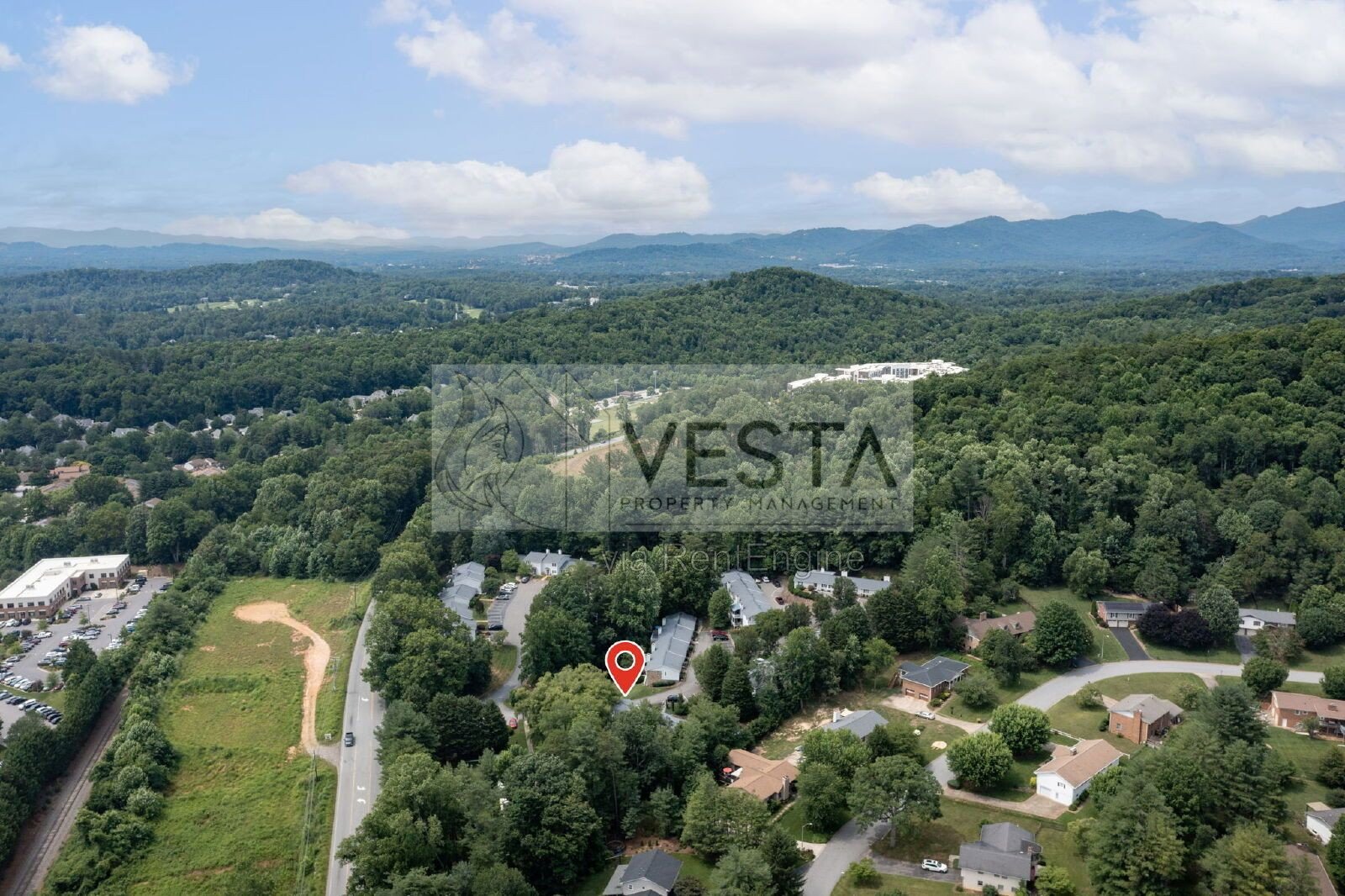 3BR/3BA Condo in South Asheville – Finished Basement & Pool Access property image