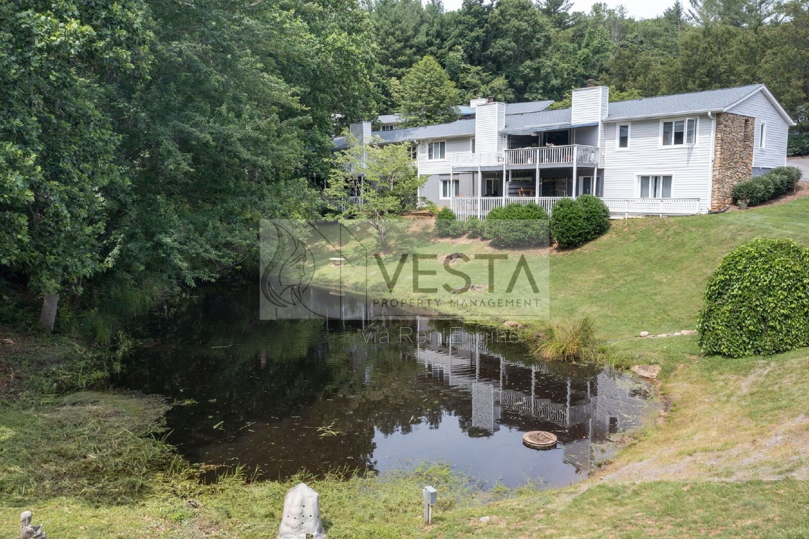3BR/3BA Condo in South Asheville – Finished Basement & Pool Access property image