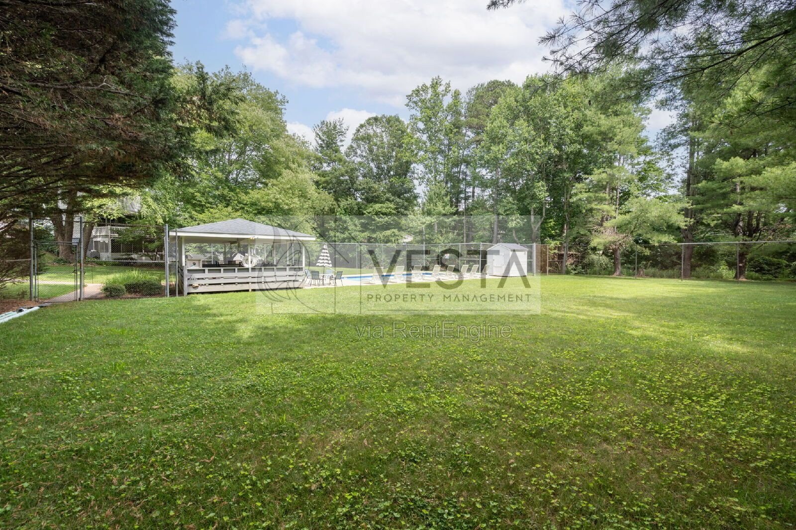 3BR/3BA Condo in South Asheville – Finished Basement & Pool Access property image