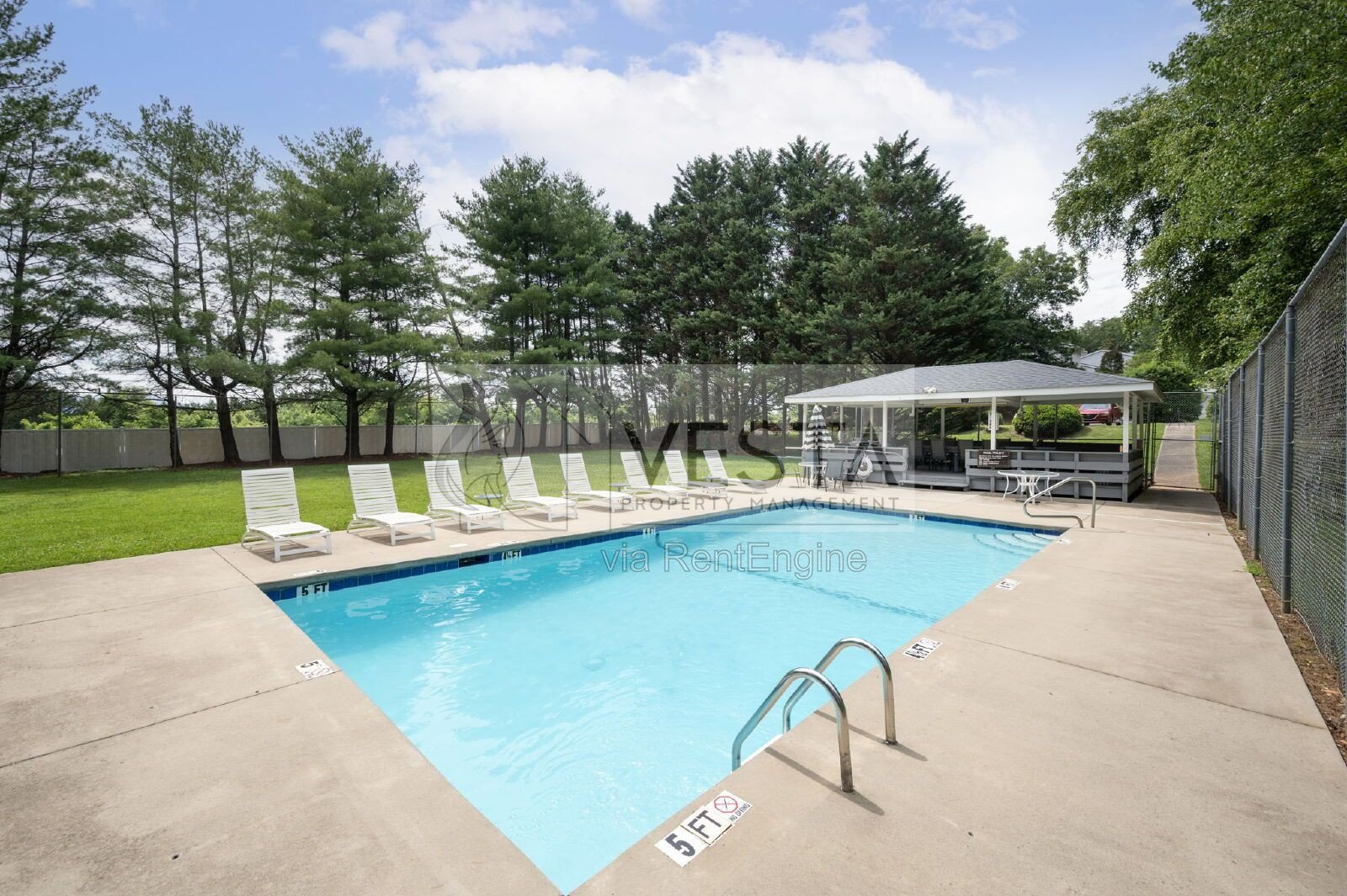 3BR/3BA Condo in South Asheville – Finished Basement & Pool Access property image