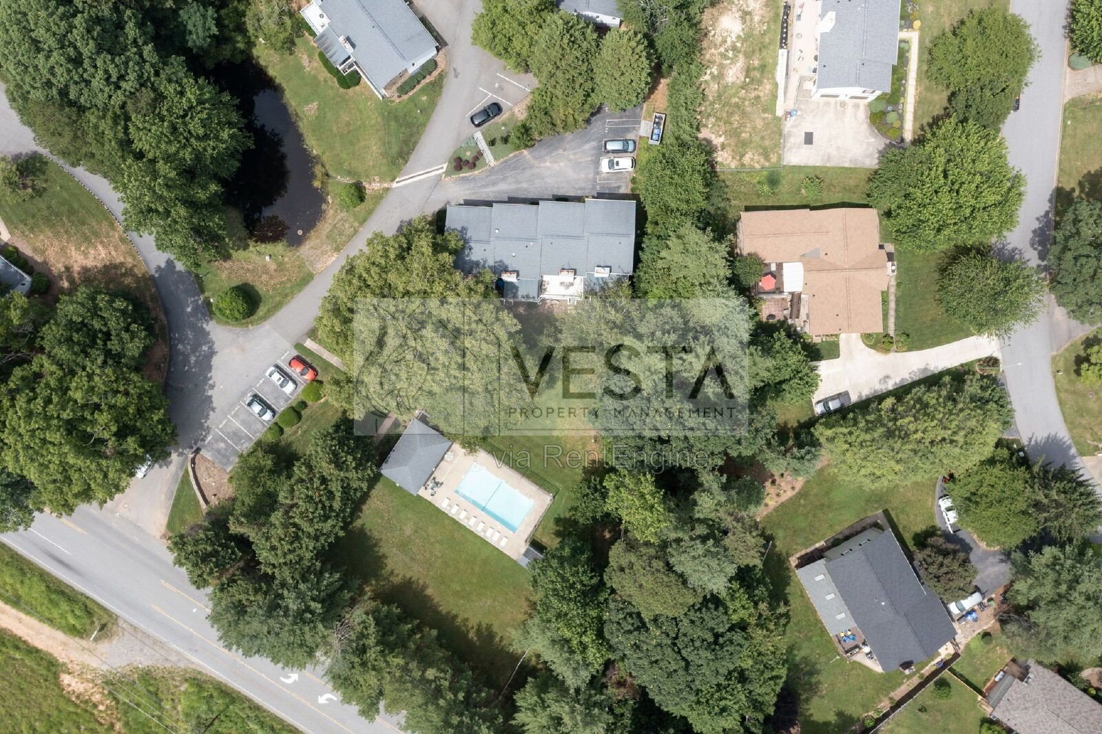 3BR/3BA Condo in South Asheville – Finished Basement & Pool Access property image