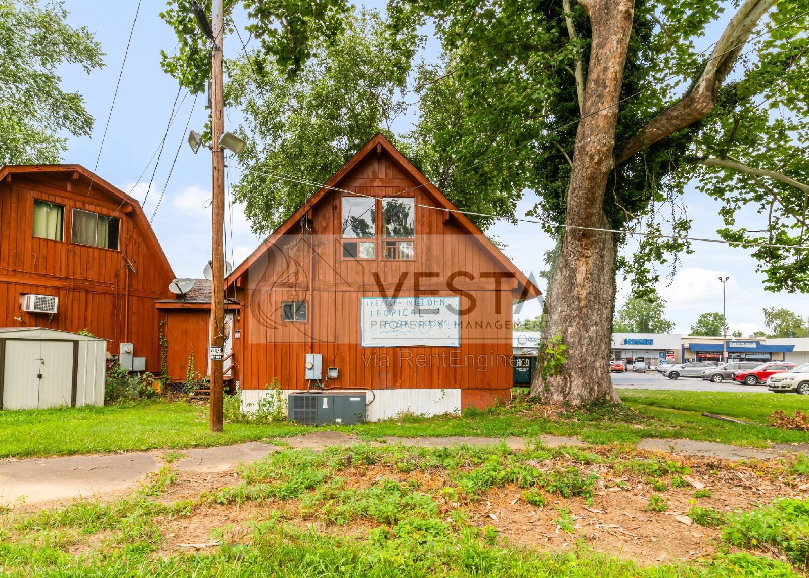 Versatile 754 Sq Ft Live/Work Space in Busy Waynesville Plaza property image