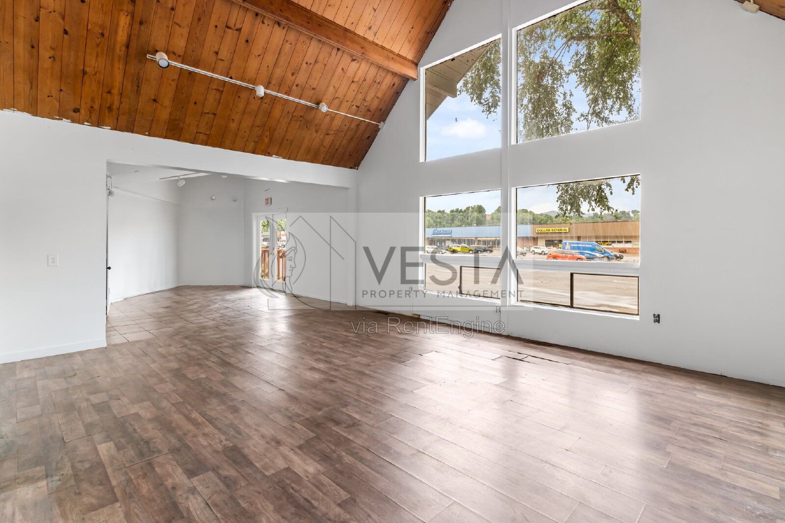 Versatile 754 Sq Ft Live/Work Space in Busy Waynesville Plaza property image