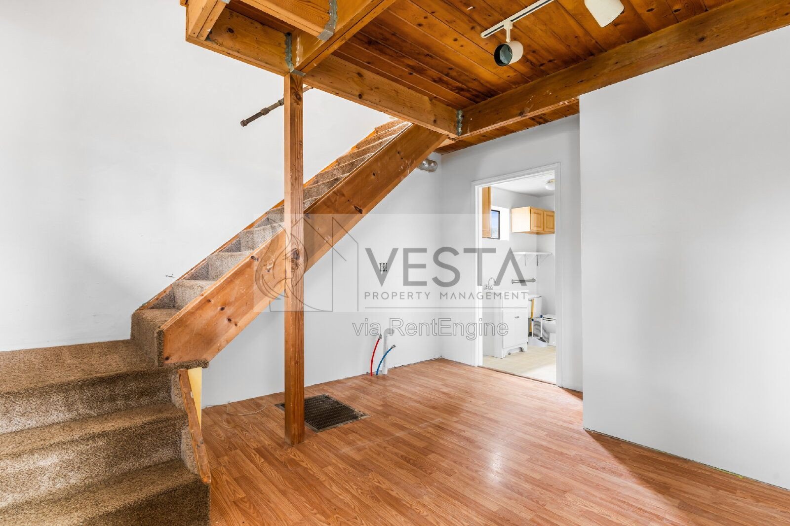 Versatile 754 Sq Ft Live/Work Space in Busy Waynesville Plaza property image