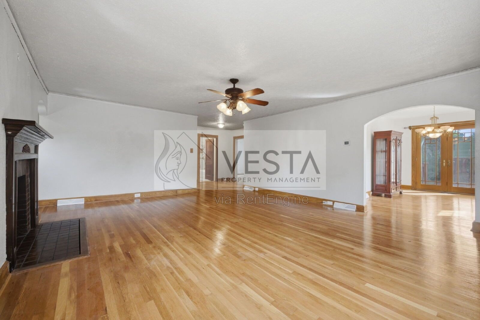Top-Floor 2BR/1BA Duplex with Mountain Views – Utilities Covered property image