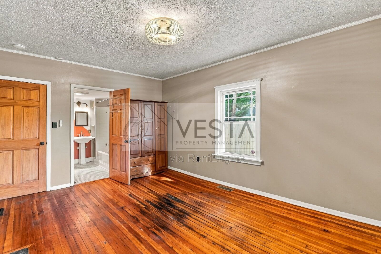 Charming 3BR/1.5BA Downtown Asheville Home with Fenced Yard & Screened Porch property image