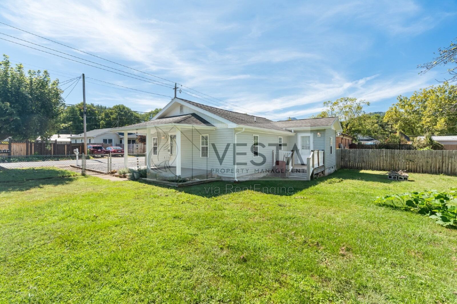 Charming 2BR/1BA Single-Family Home with Fenced Yard – Waynesville / Hazelwood Area property image