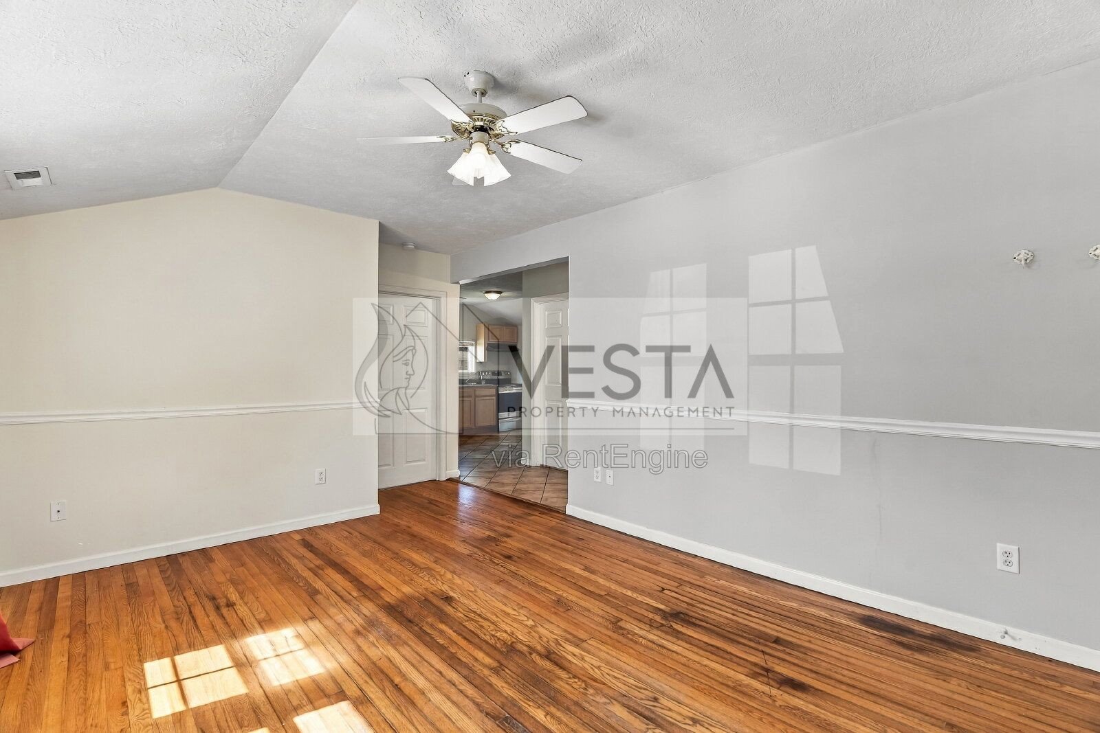 Charming 2BR/1BA Single-Family Home with Fenced Yard – Waynesville / Hazelwood Area property image