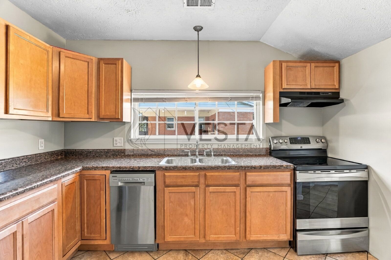 Charming 2BR/1BA Single-Family Home with Fenced Yard – Waynesville / Hazelwood Area property image