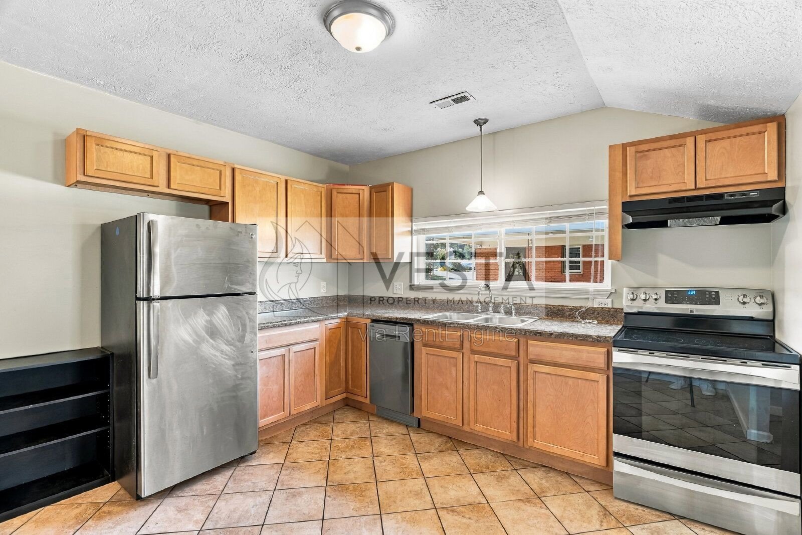 Charming 2BR/1BA Single-Family Home with Fenced Yard – Waynesville / Hazelwood Area property image