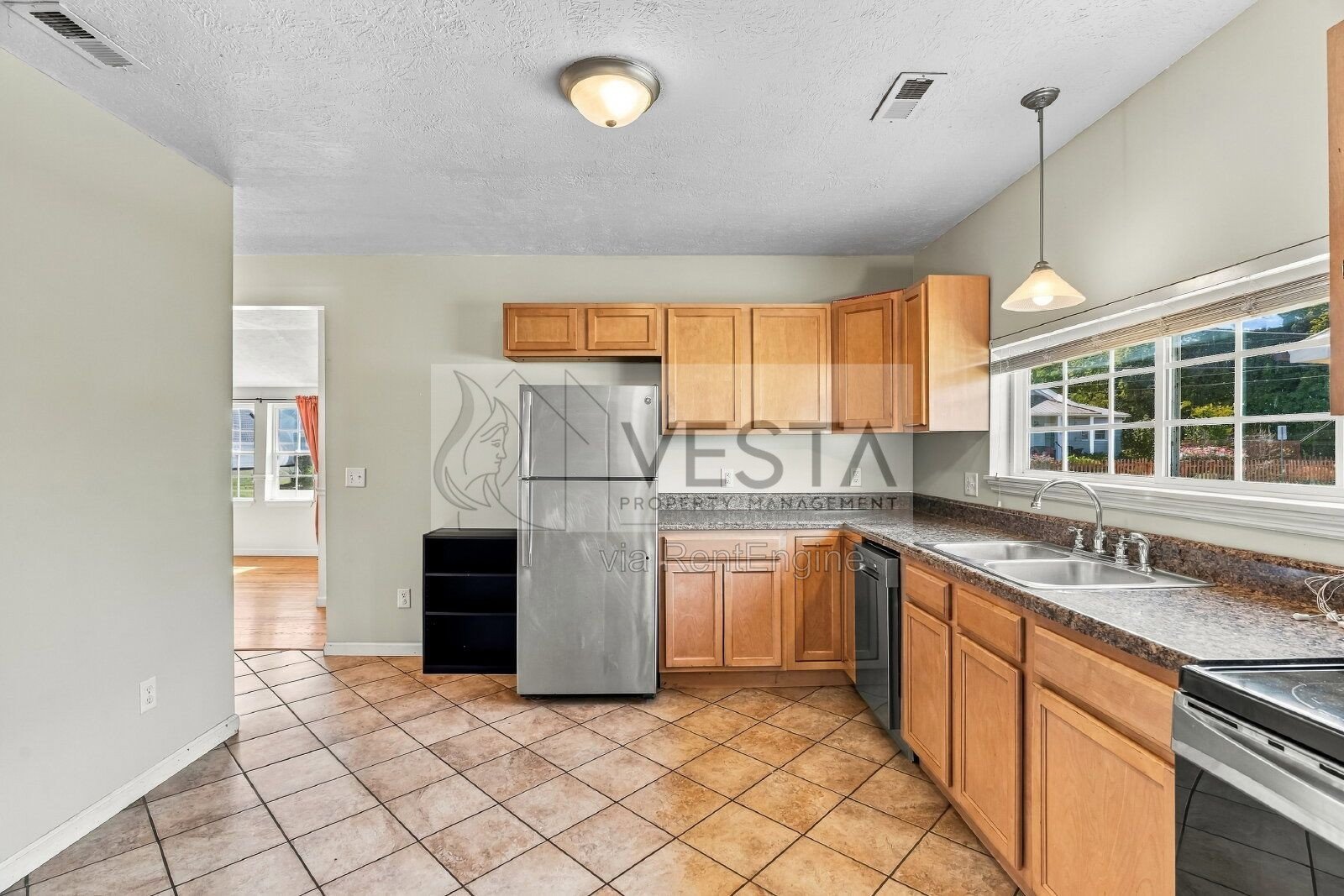 Charming 2BR/1BA Single-Family Home with Fenced Yard – Waynesville / Hazelwood Area property image