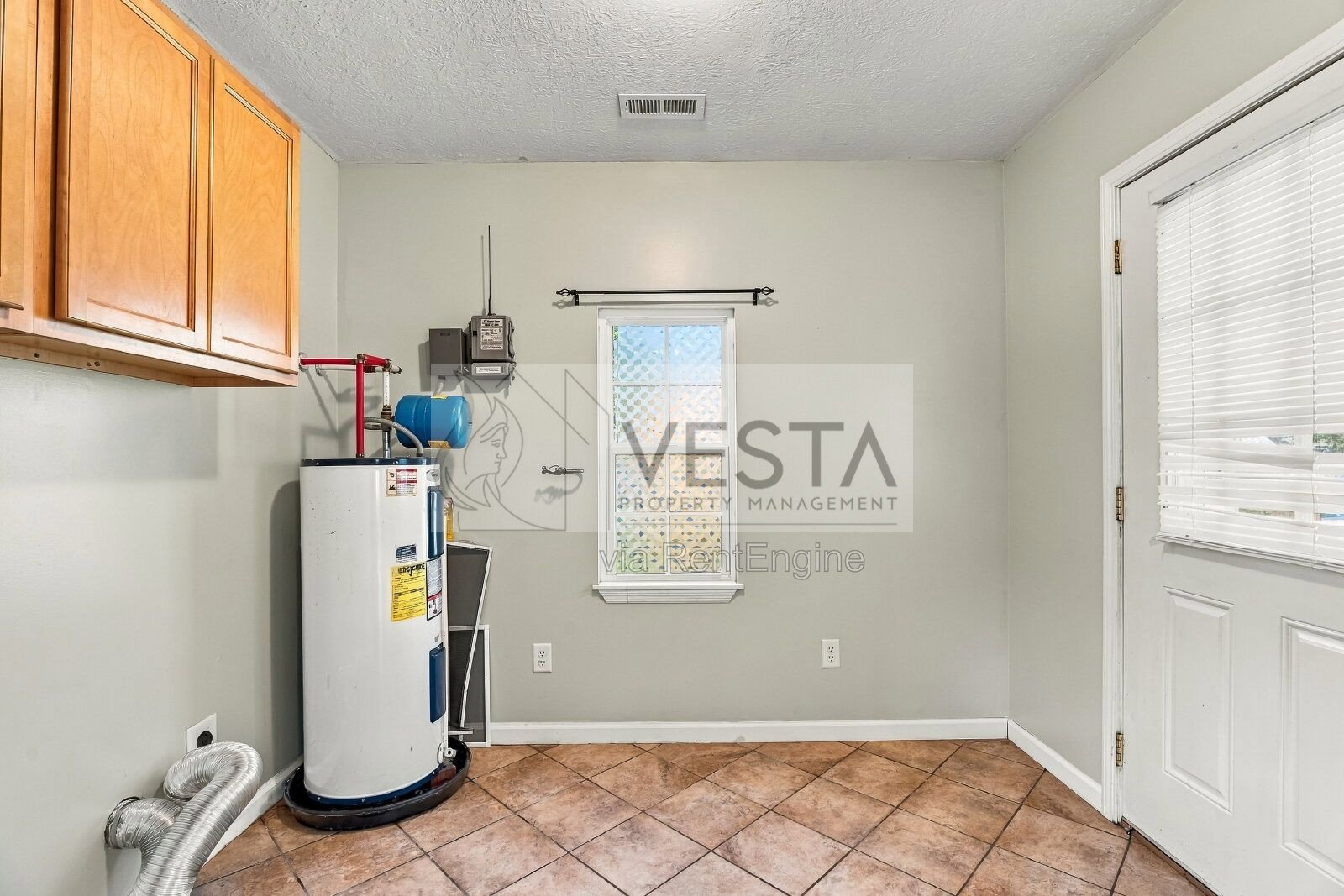 Charming 2BR/1BA Single-Family Home with Fenced Yard – Waynesville / Hazelwood Area property image