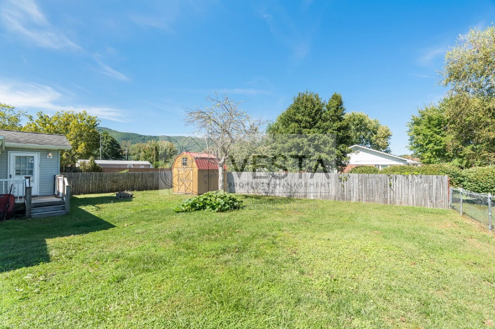 Charming 2BR/1BA Single-Family Home with Fenced Yard – Waynesville / Hazelwood Area property image
