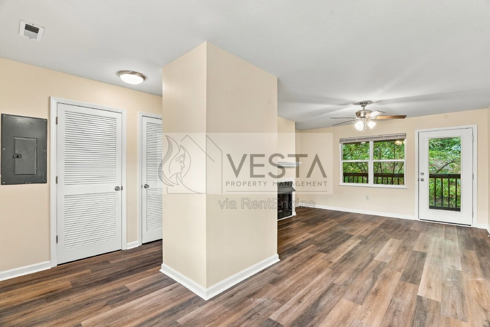 Spacious 2BR/2BA Condo in South Asheville – Gas Fireplace & Private Porch property image