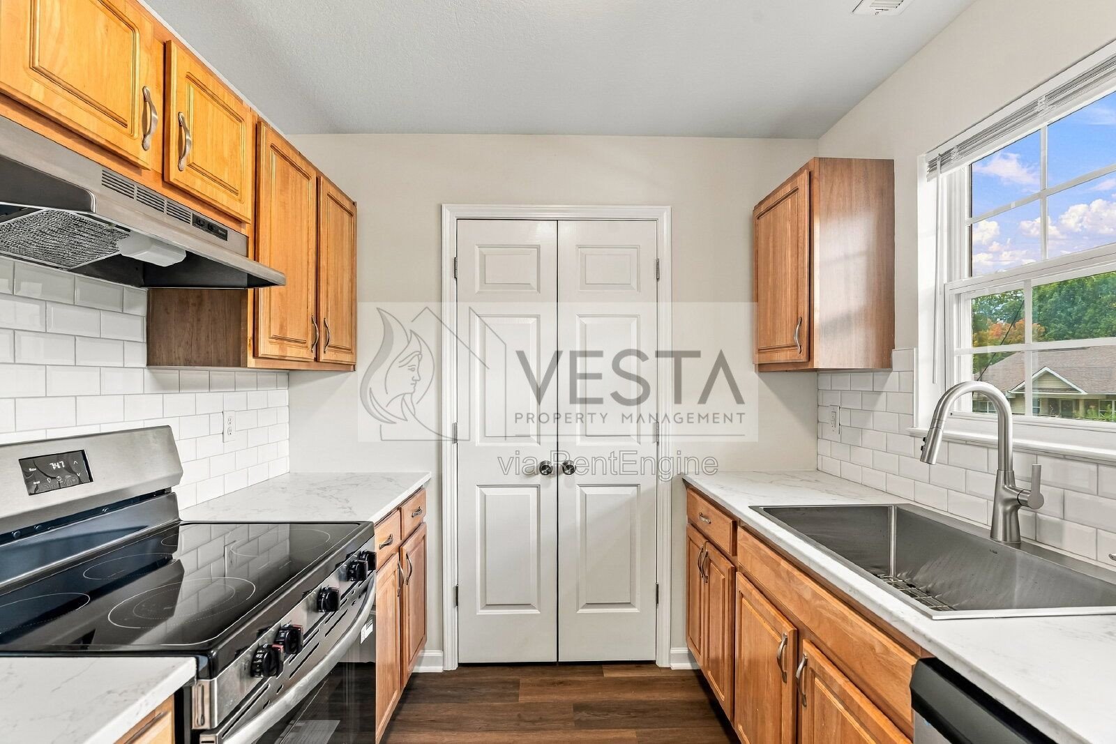 Spacious 2BR/2BA Condo in South Asheville – Gas Fireplace & Private Porch property image