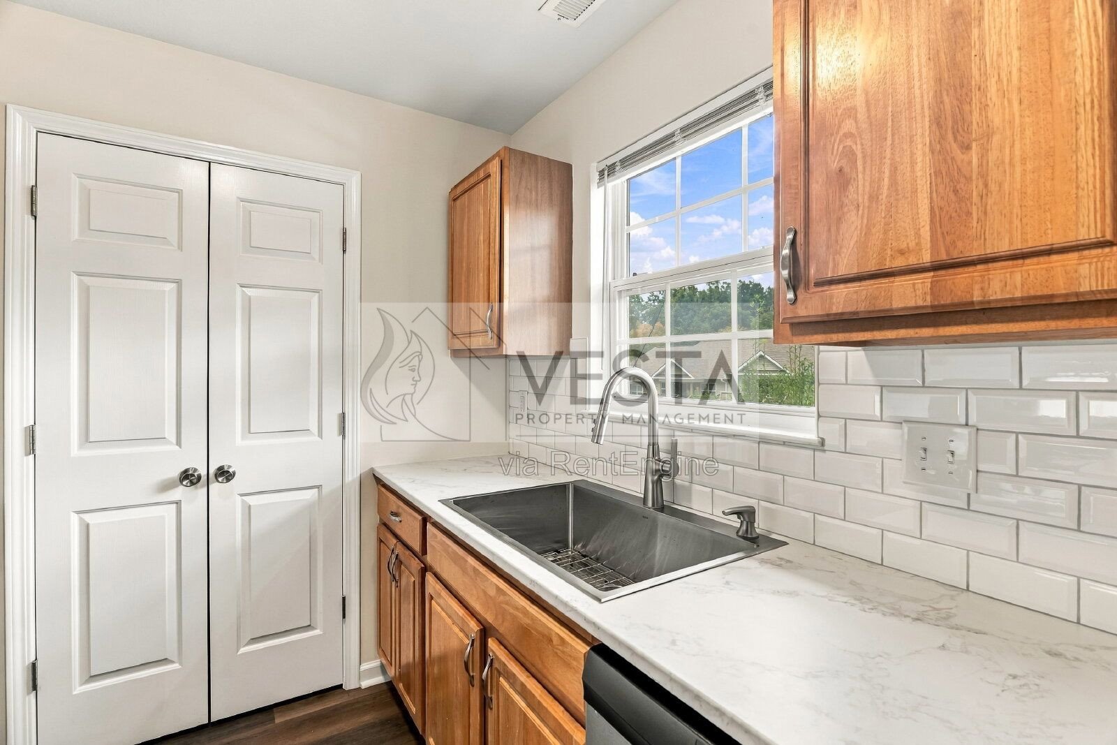 Spacious 2BR/2BA Condo in South Asheville – Gas Fireplace & Private Porch property image