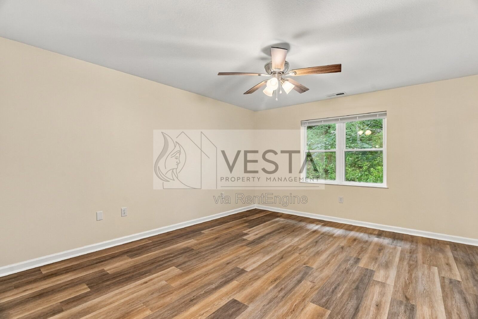 Spacious 2BR/2BA Condo in South Asheville – Gas Fireplace & Private Porch property image