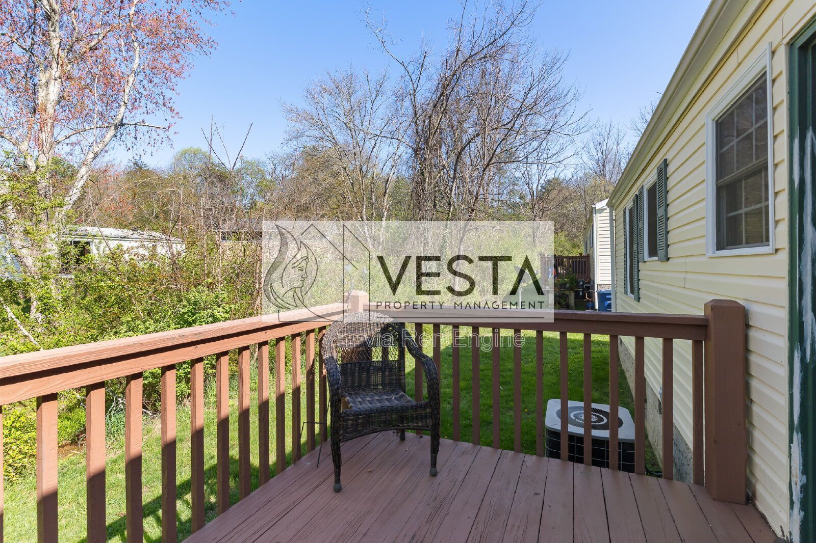 Charming 2BR/1BA Duplex with Private Deck in Peaceful Leicester Cul-de-Sac property image