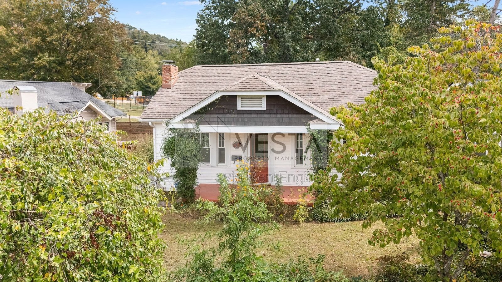 Charming 2-Bed Oasis in Asheville - Perfect Blend of Comfort and Convenience! property image