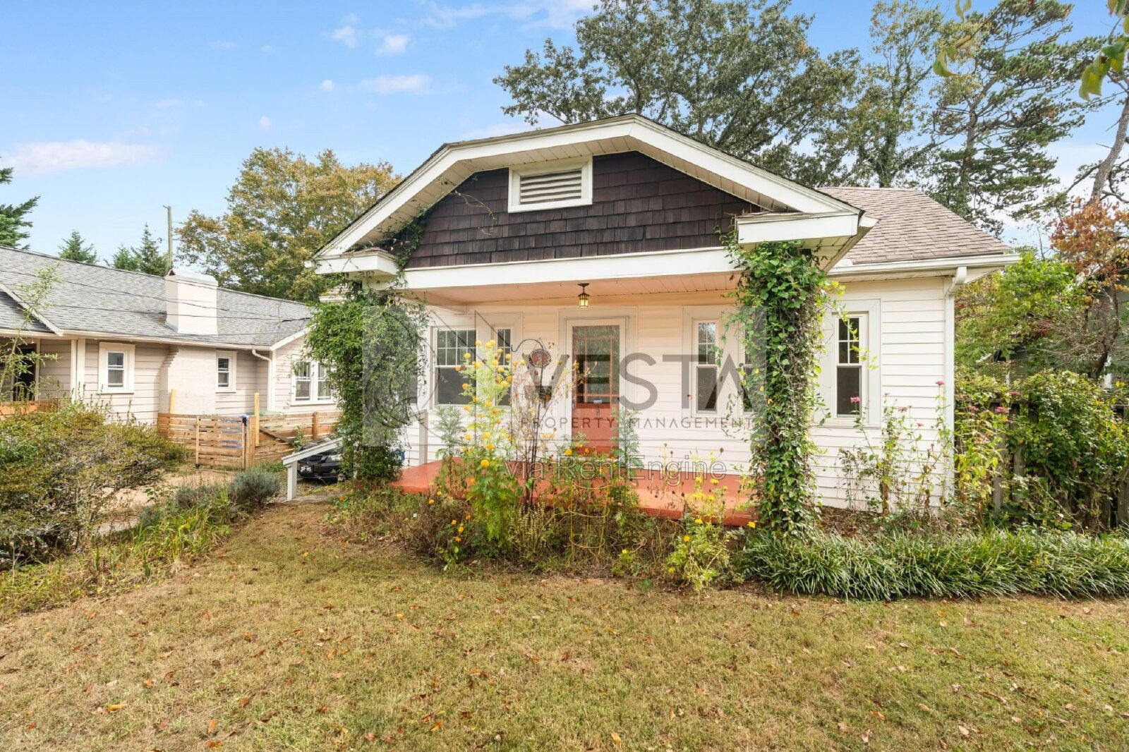 Charming 2-Bed Oasis in Asheville - Perfect Blend of Comfort and Convenience! property image