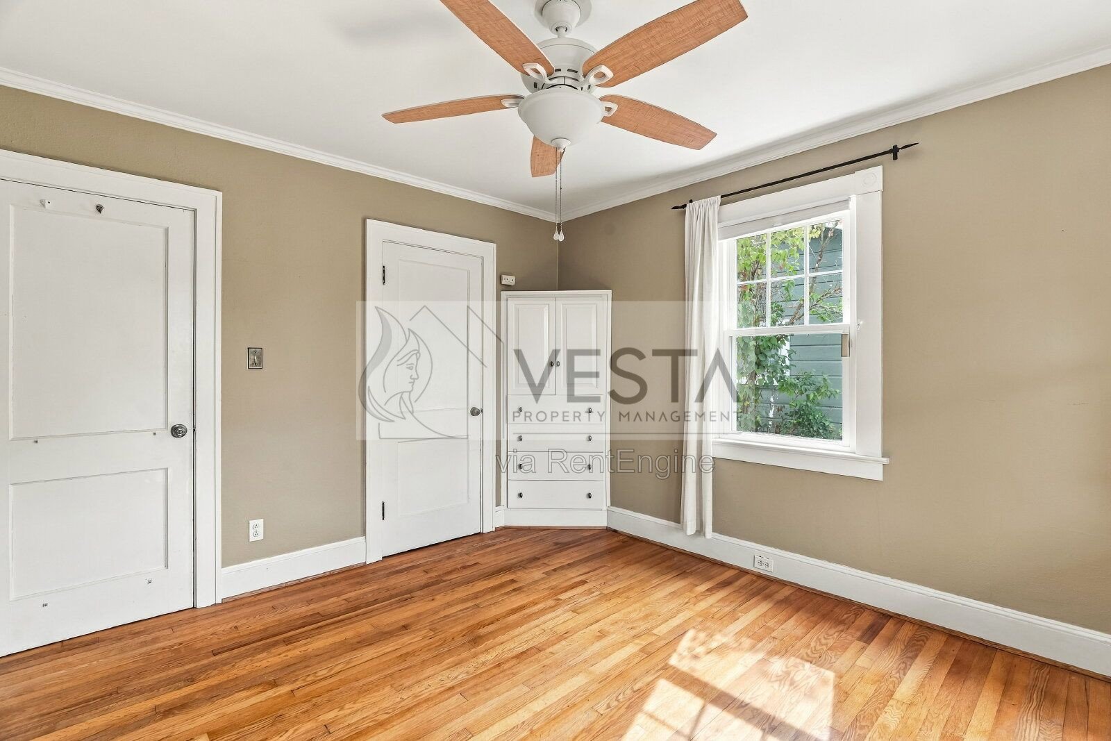 Charming 2-Bed Oasis in Asheville - Perfect Blend of Comfort and Convenience! property image