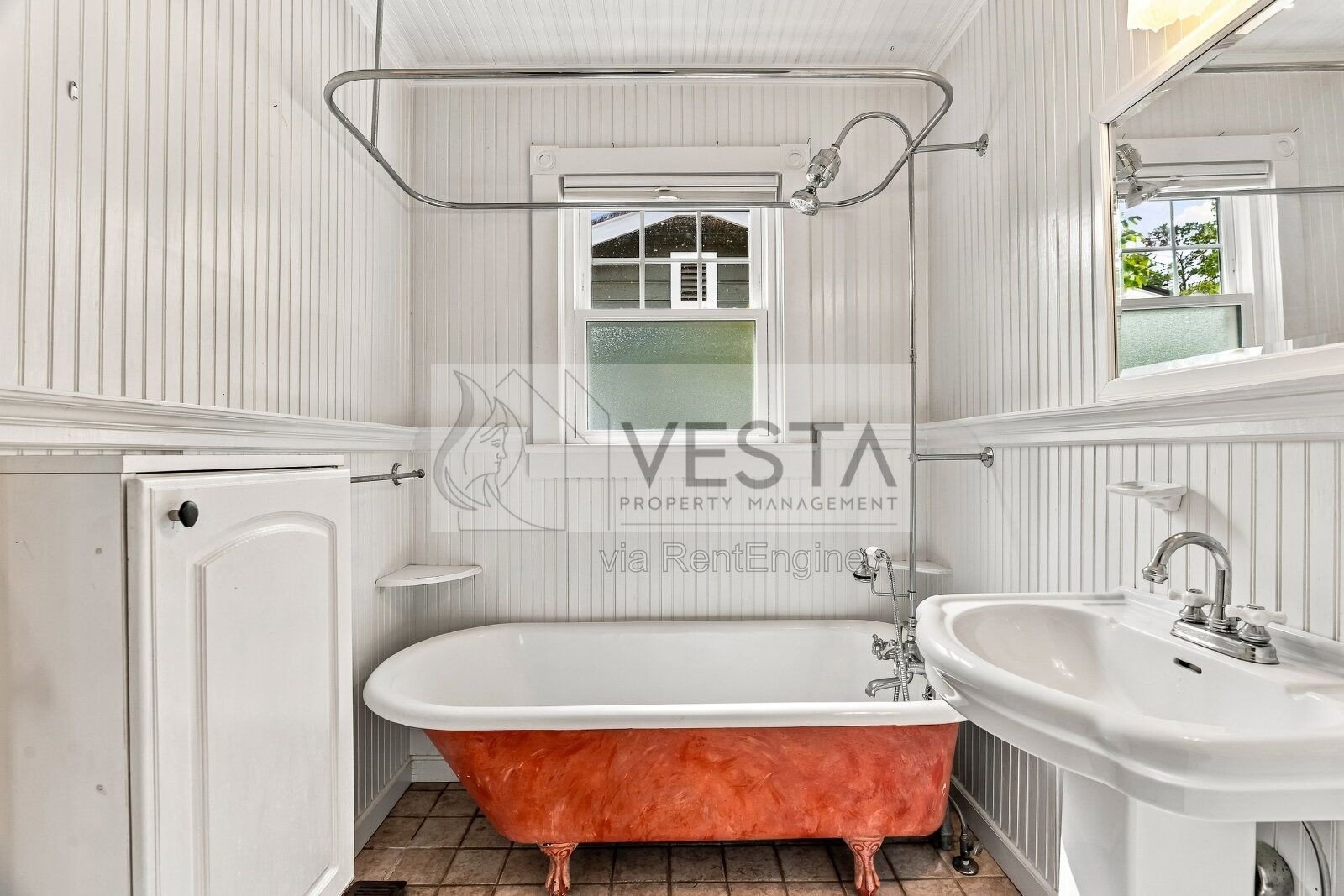 Charming 2-Bed Oasis in Asheville - Perfect Blend of Comfort and Convenience! property image