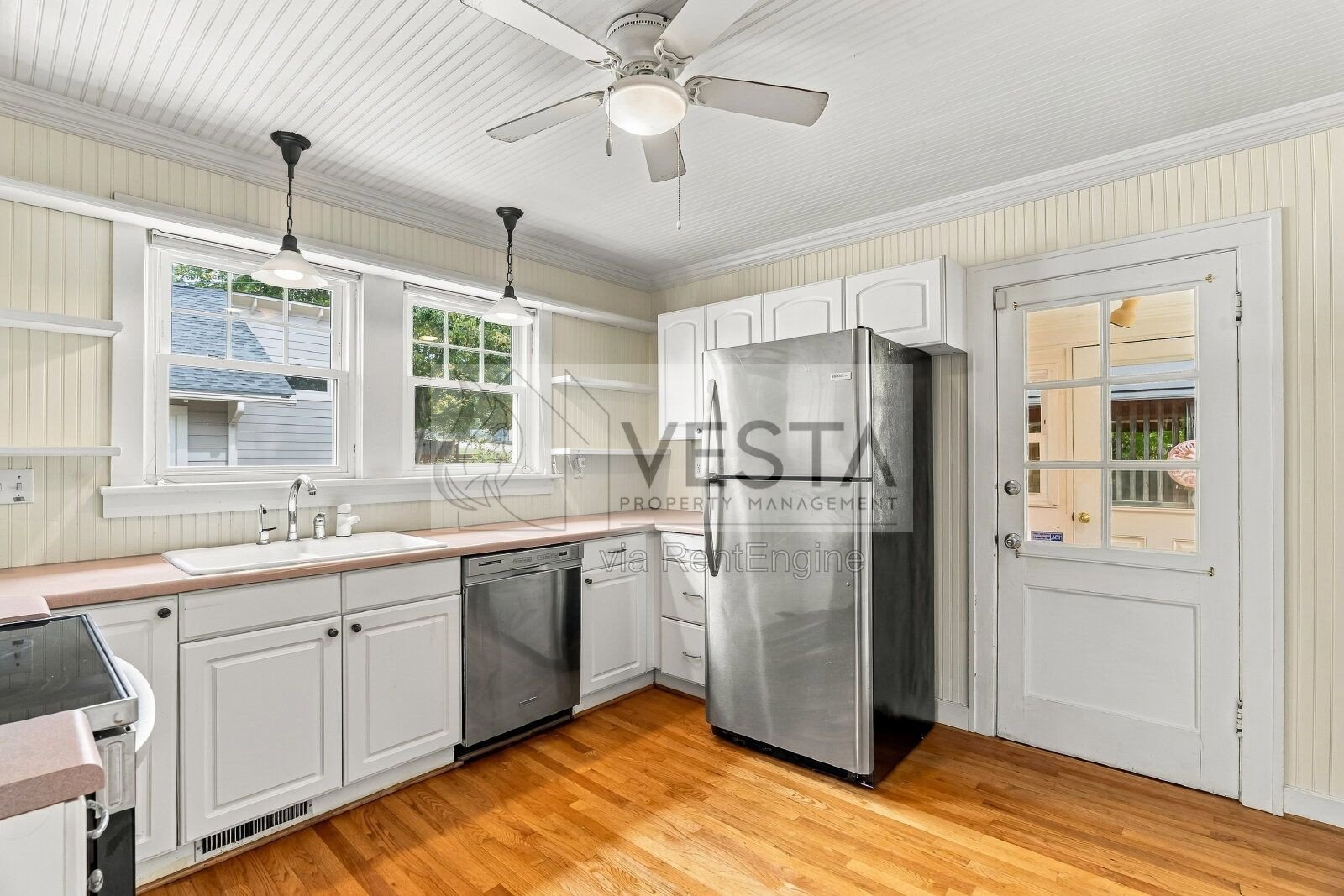 Charming 2-Bed Oasis in Asheville - Perfect Blend of Comfort and Convenience! property image