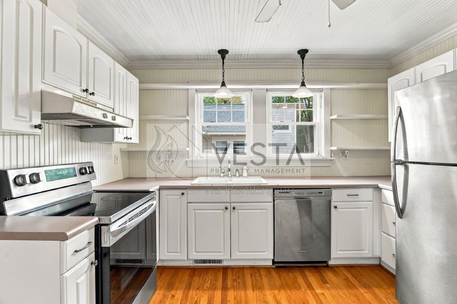 Charming 2-Bed Oasis in Asheville - Perfect Blend of Comfort and Convenience! property image