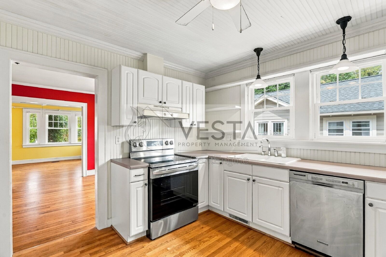 Charming 2-Bed Oasis in Asheville - Perfect Blend of Comfort and Convenience! property image