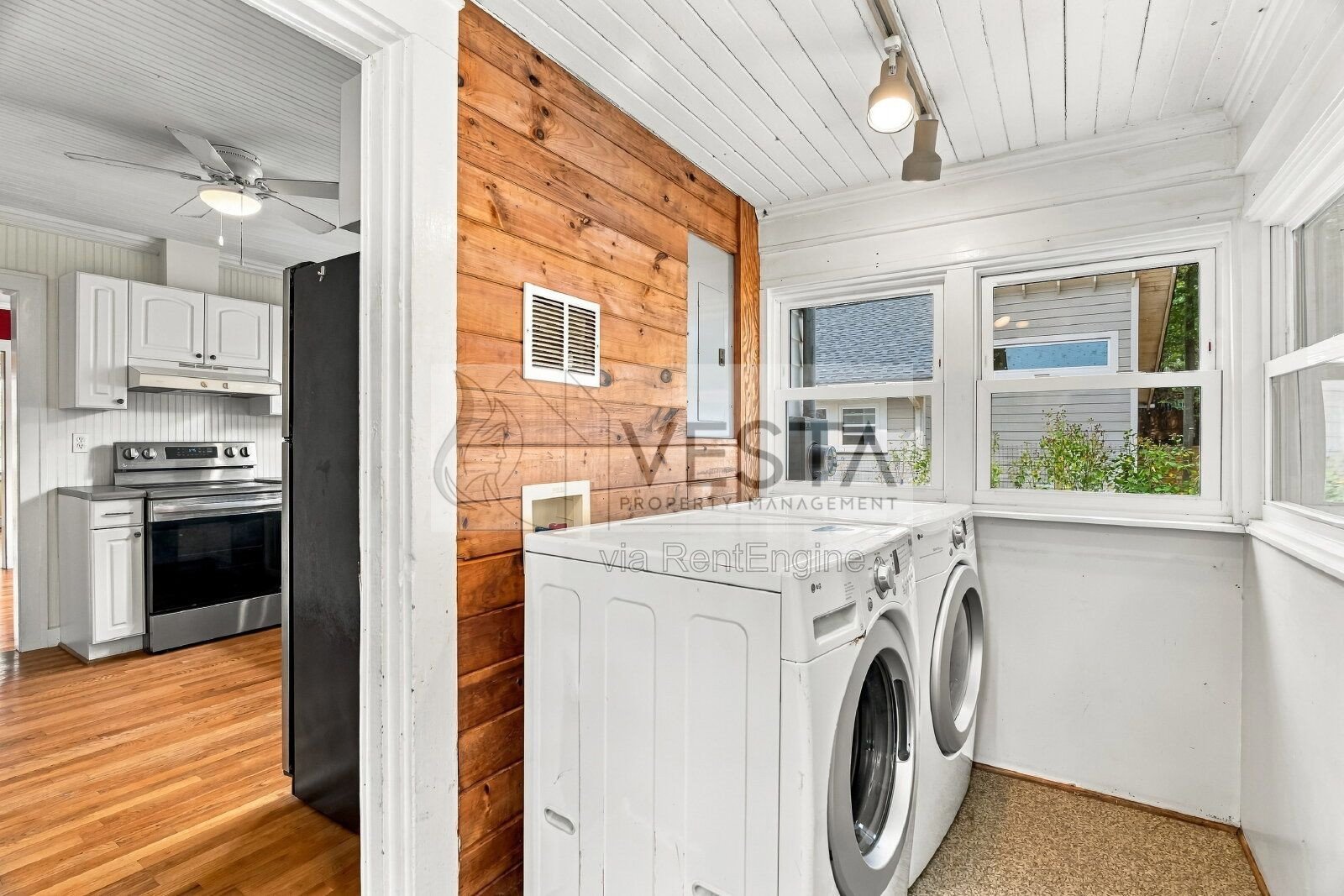 Charming 2-Bed Oasis in Asheville - Perfect Blend of Comfort and Convenience! property image