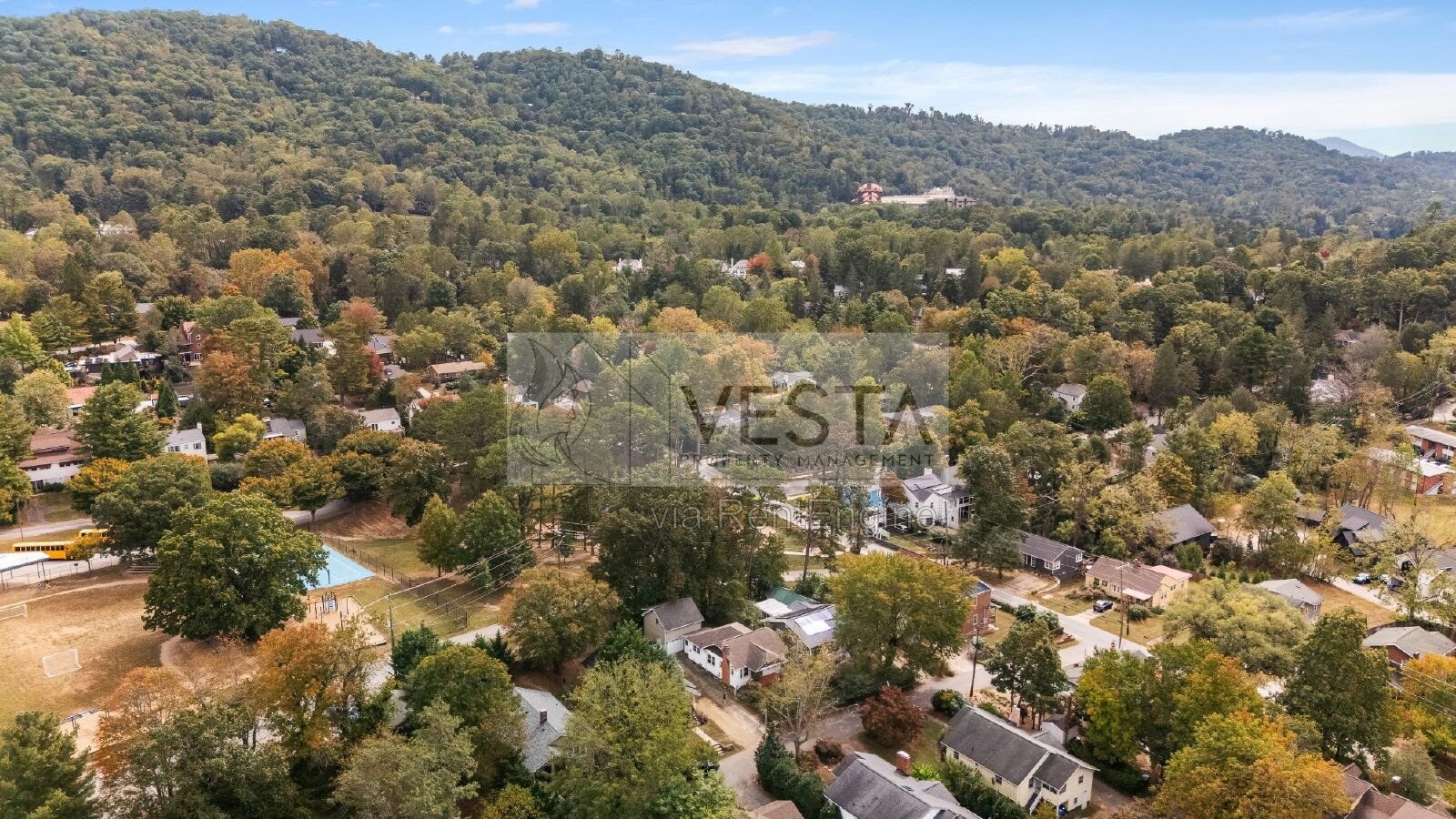 Charming 2-Bed Oasis in Asheville - Perfect Blend of Comfort and Convenience! property image