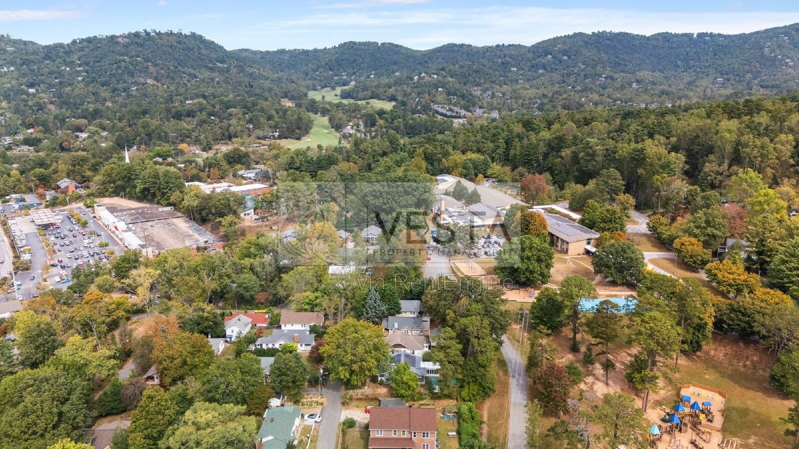 Charming 2-Bed Oasis in Asheville - Perfect Blend of Comfort and Convenience! property image