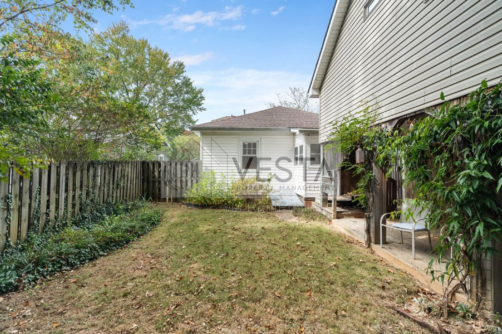Charming 2-Bed Oasis in Asheville - Perfect Blend of Comfort and Convenience! property image