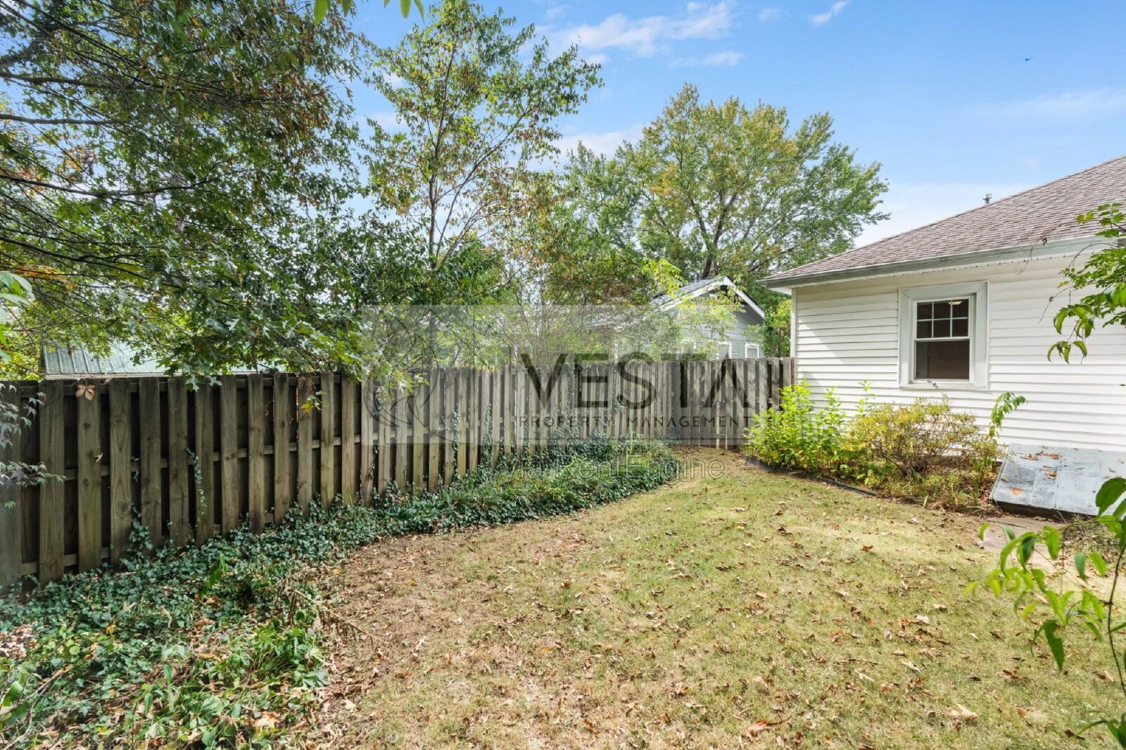 Charming 2-Bed Oasis in Asheville - Perfect Blend of Comfort and Convenience! property image