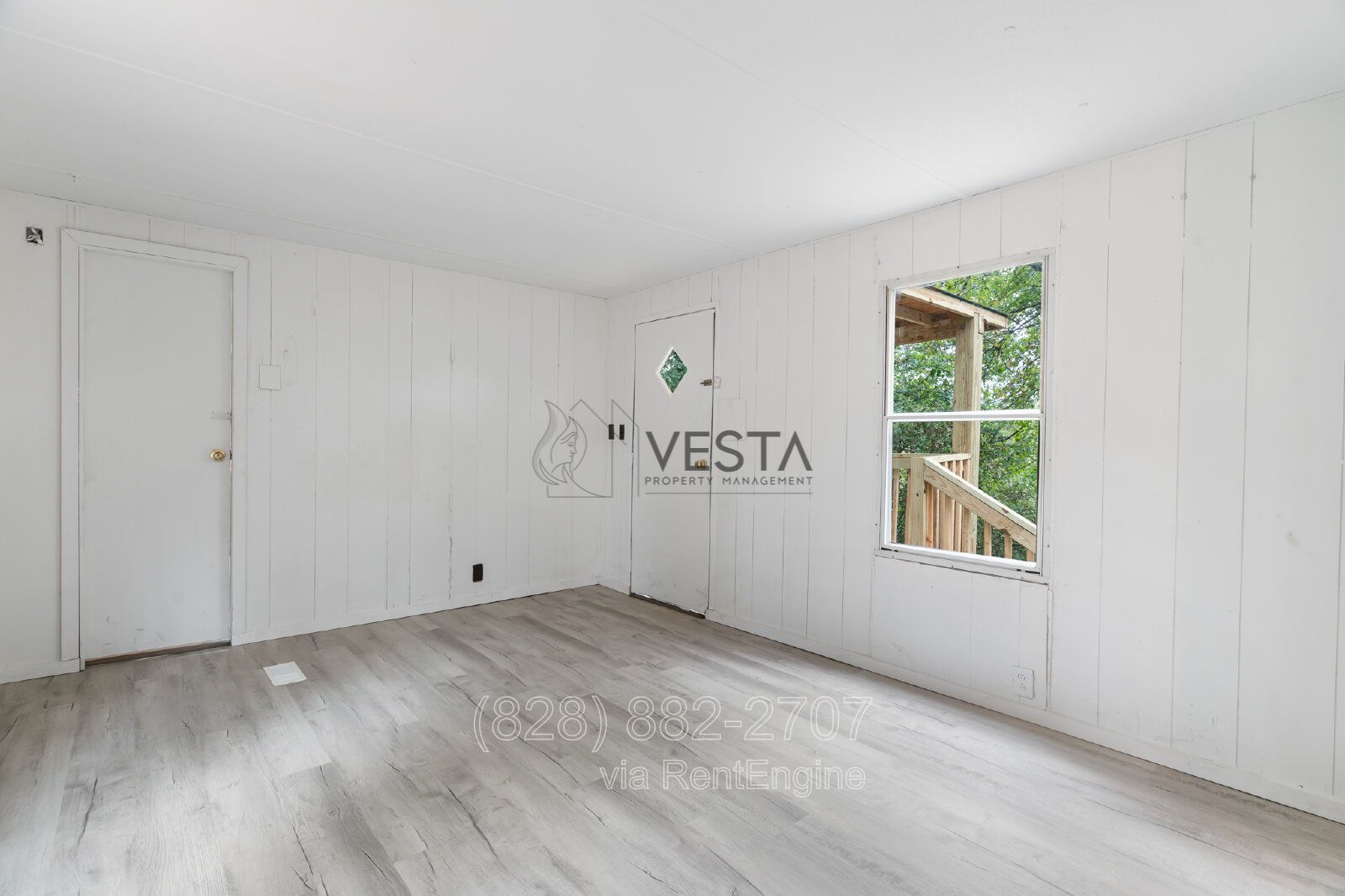 Updated 2BR/1BA Mobile Home in Asheville – Hilltop Setting, Housing Vouchers Accepted property image