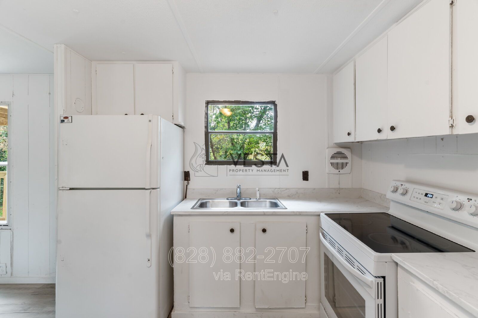 Updated 2BR/1BA Mobile Home in Asheville – Hilltop Setting, Housing Vouchers Accepted property image