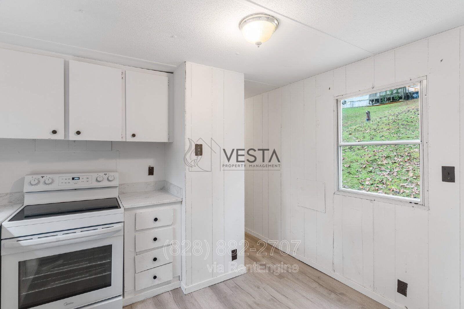 Updated 2BR/1BA Mobile Home in Asheville – Hilltop Setting, Housing Vouchers Accepted property image