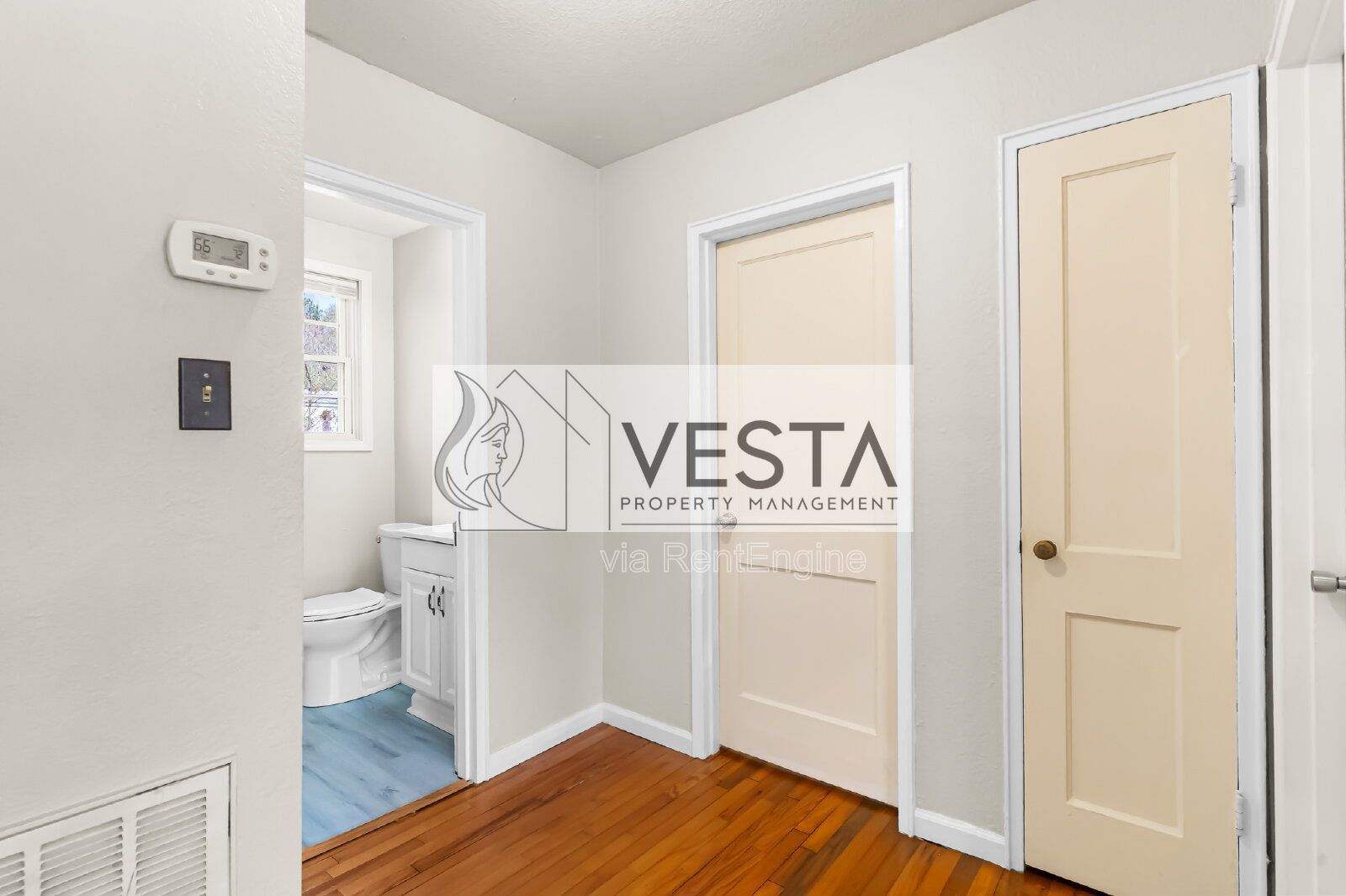 Charming 2BR/1BA Duplex with Private Deck in Peaceful Leicester Cul-de-Sac property image