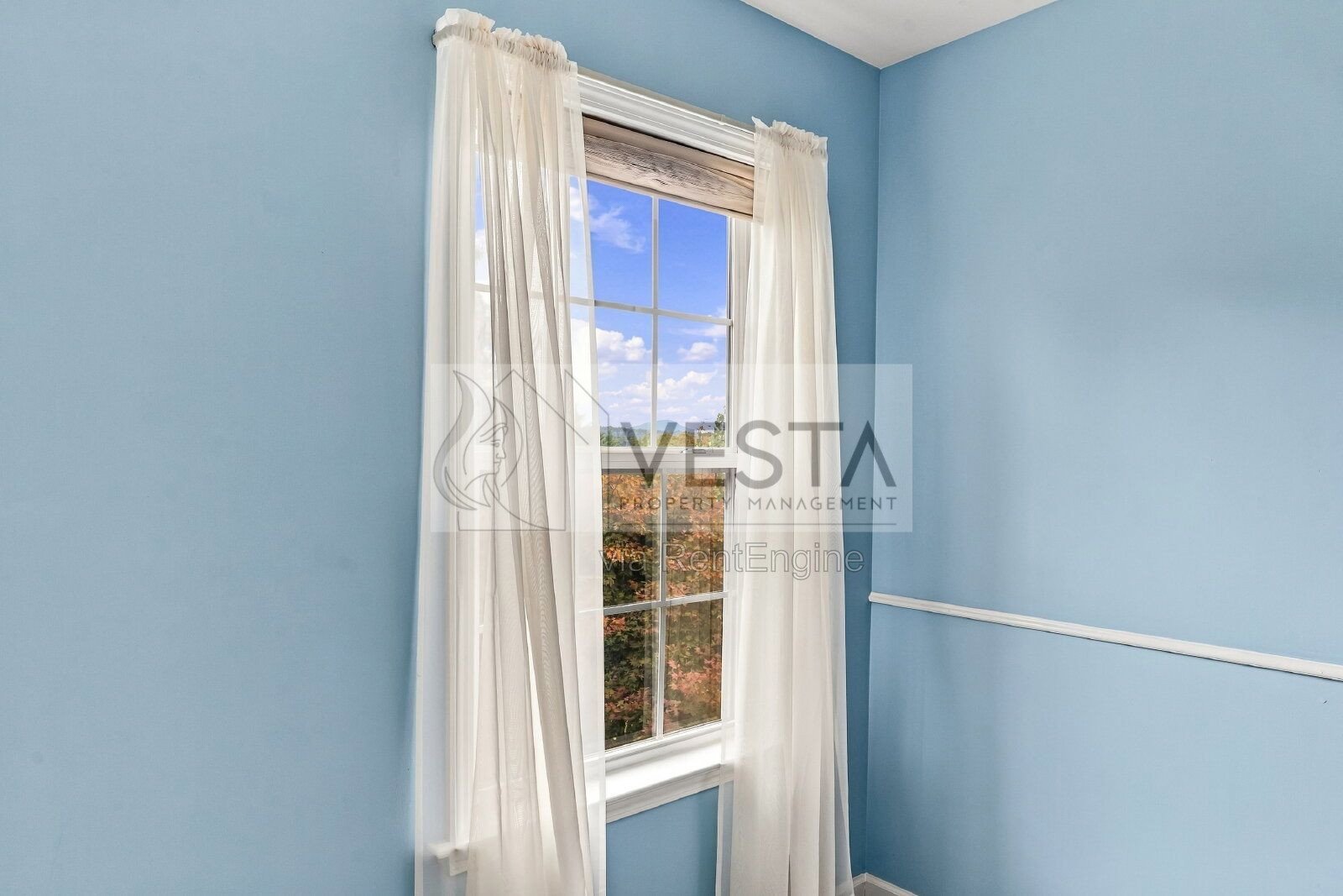 Spacious 5BR Home with Mountain Views & 2-Car Garage in Arden property image