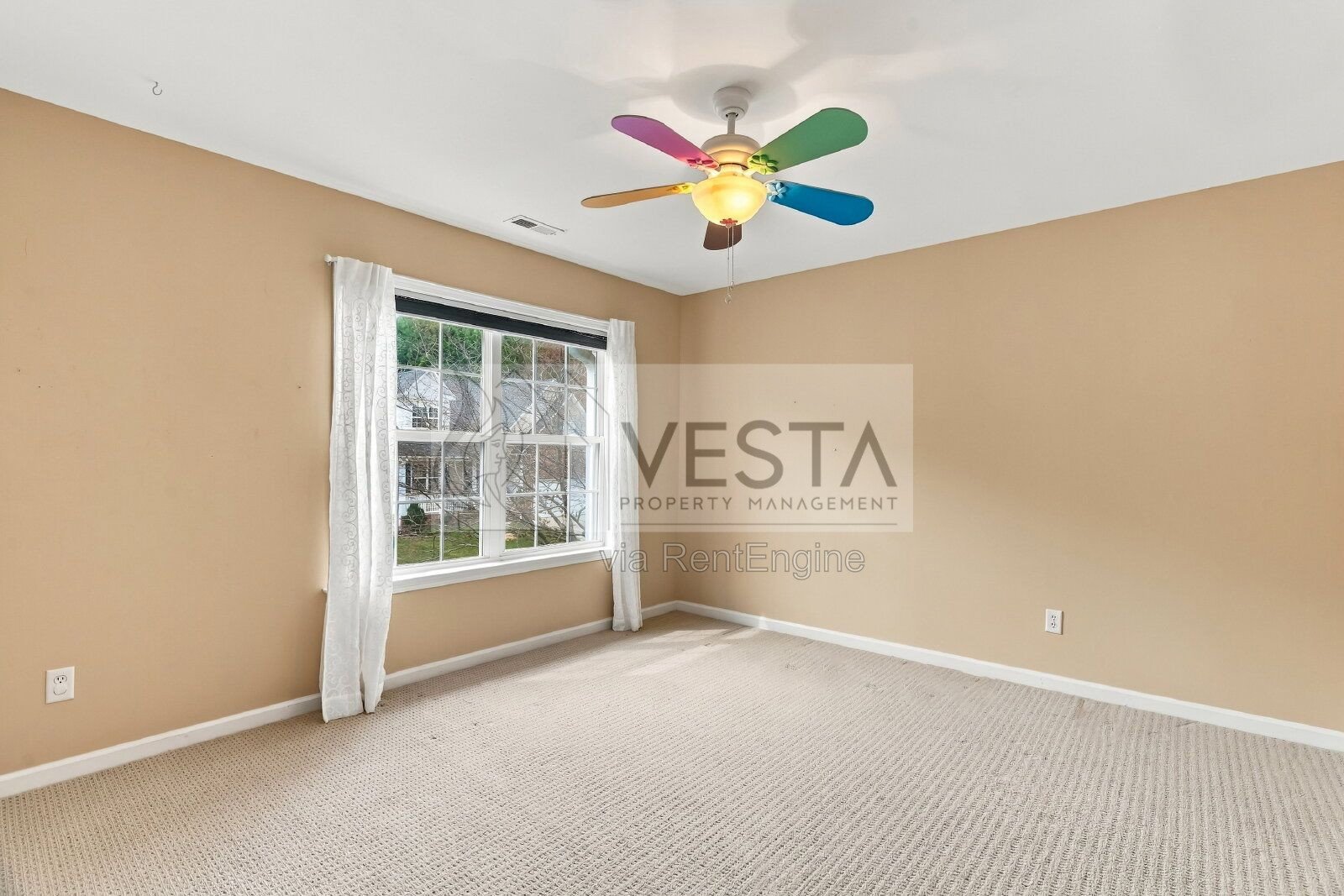 Spacious 5BR Home with Mountain Views & 2-Car Garage in Arden property image