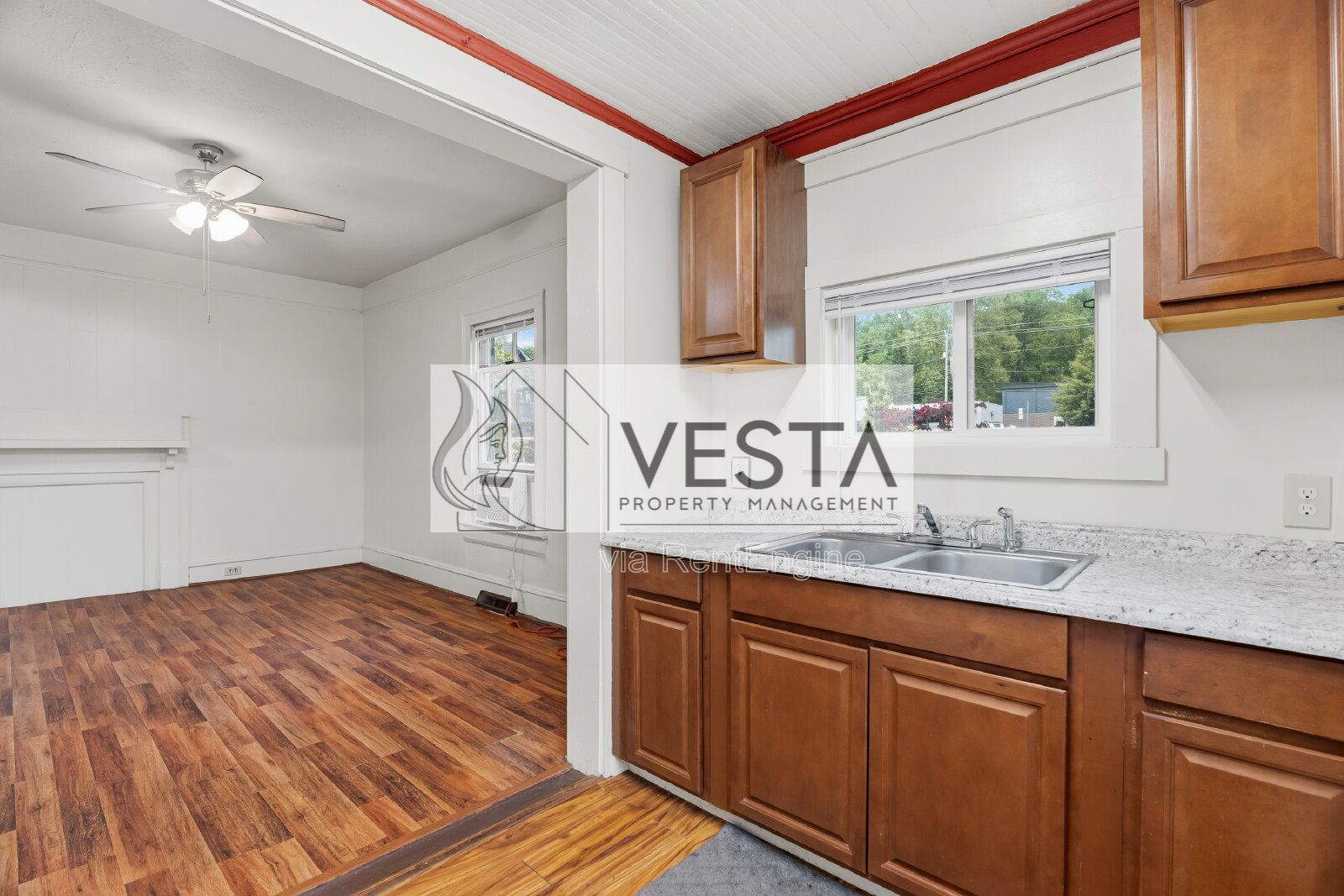 Charming 2BR Apartment in Charlotte Street Corridor – Utilities Included property image