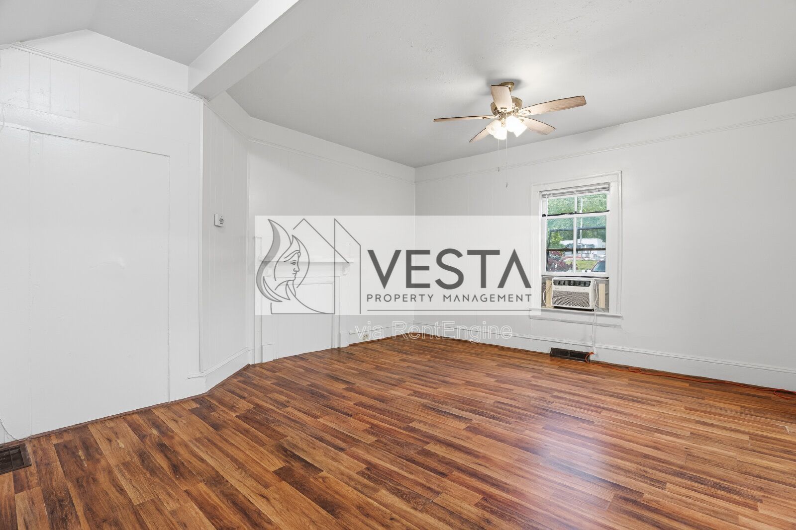 Charming 2BR Apartment in Charlotte Street Corridor – Utilities Included property image