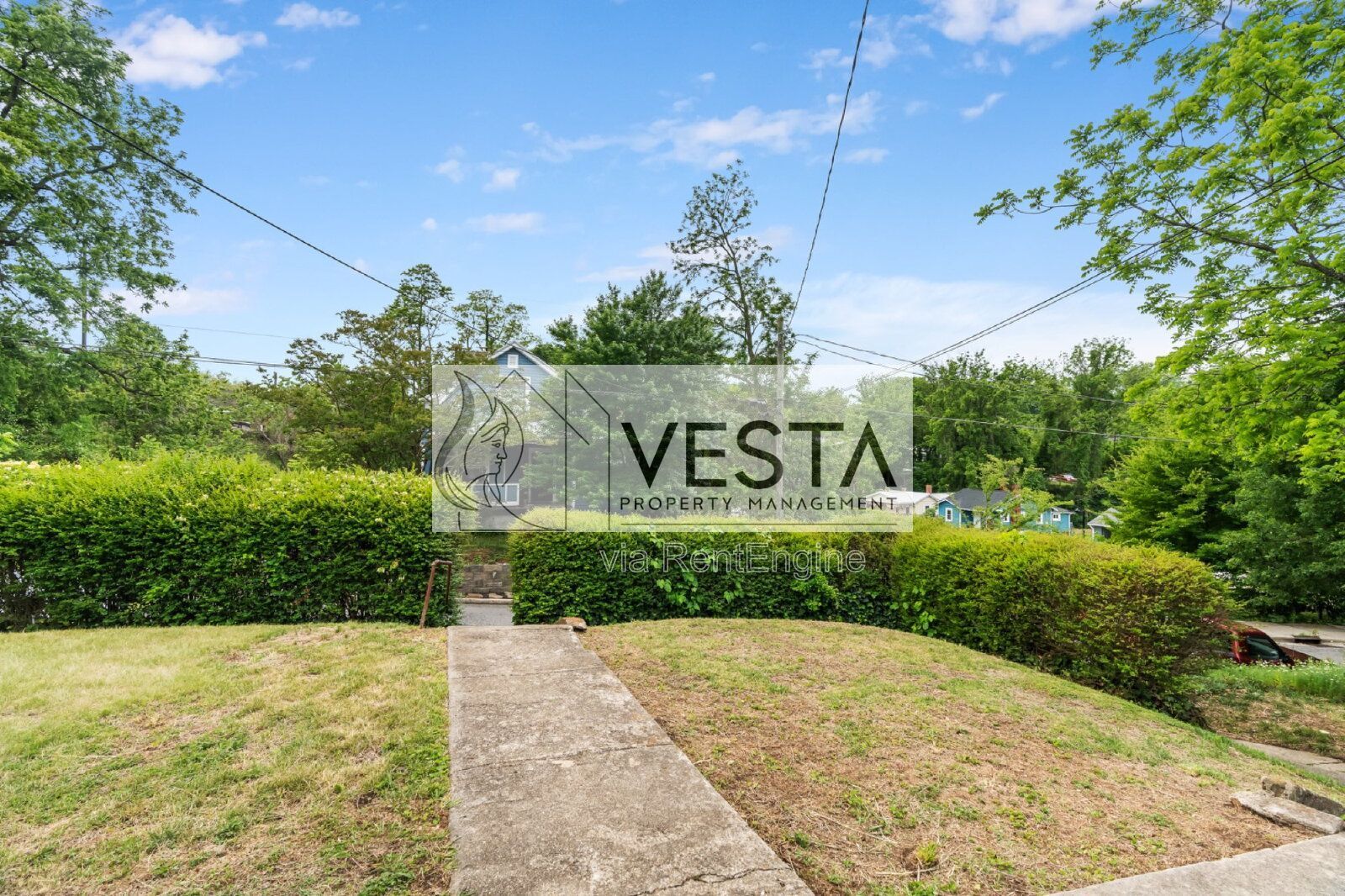 Charming 2BR Apartment in Charlotte Street Corridor – Utilities Included property image