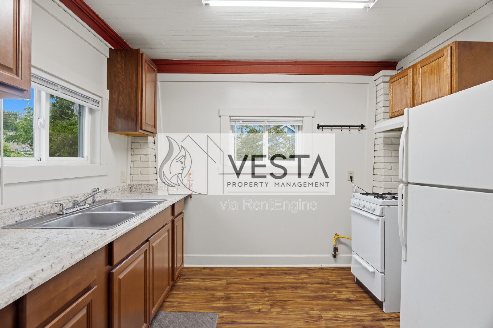 Charming 2BR Apartment in Charlotte Street Corridor – Utilities Included property image