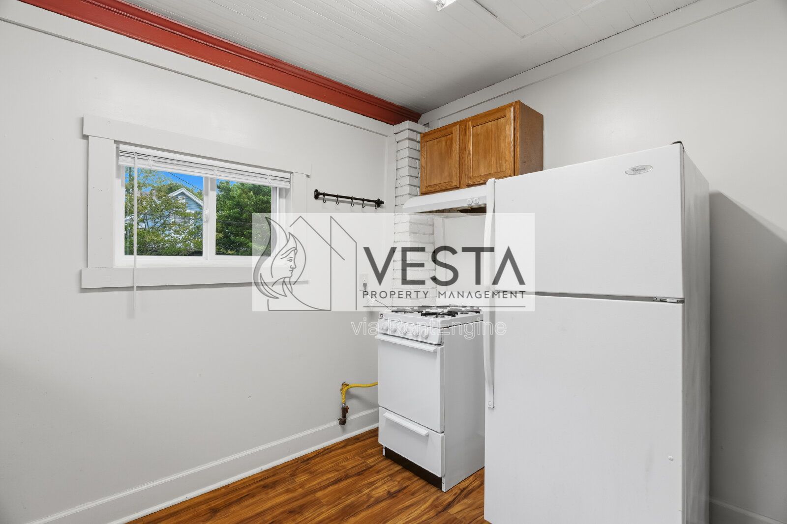 Charming 2BR Apartment in Charlotte Street Corridor – Utilities Included property image