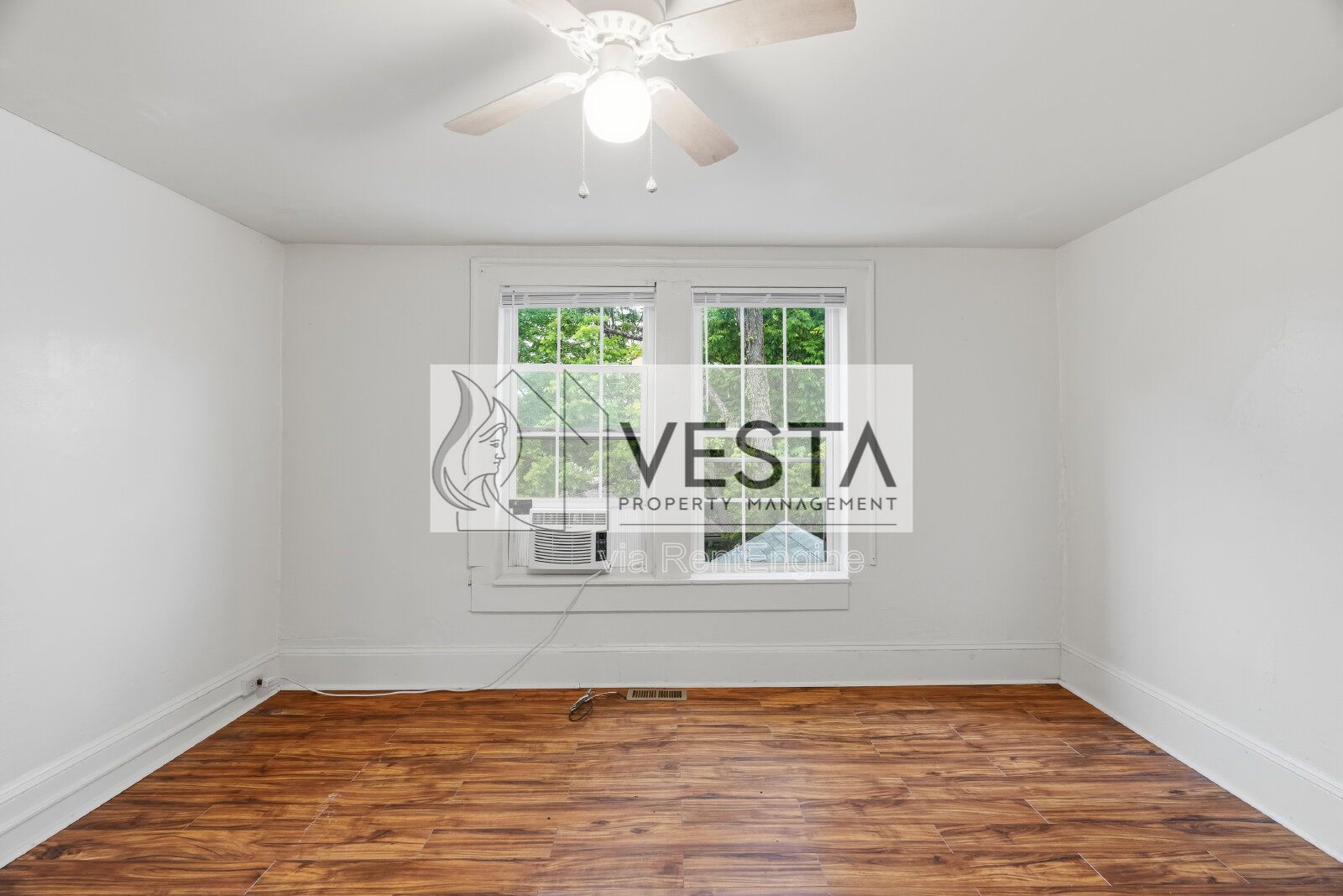 Charming 2BR Apartment in Charlotte Street Corridor – Utilities Included property image