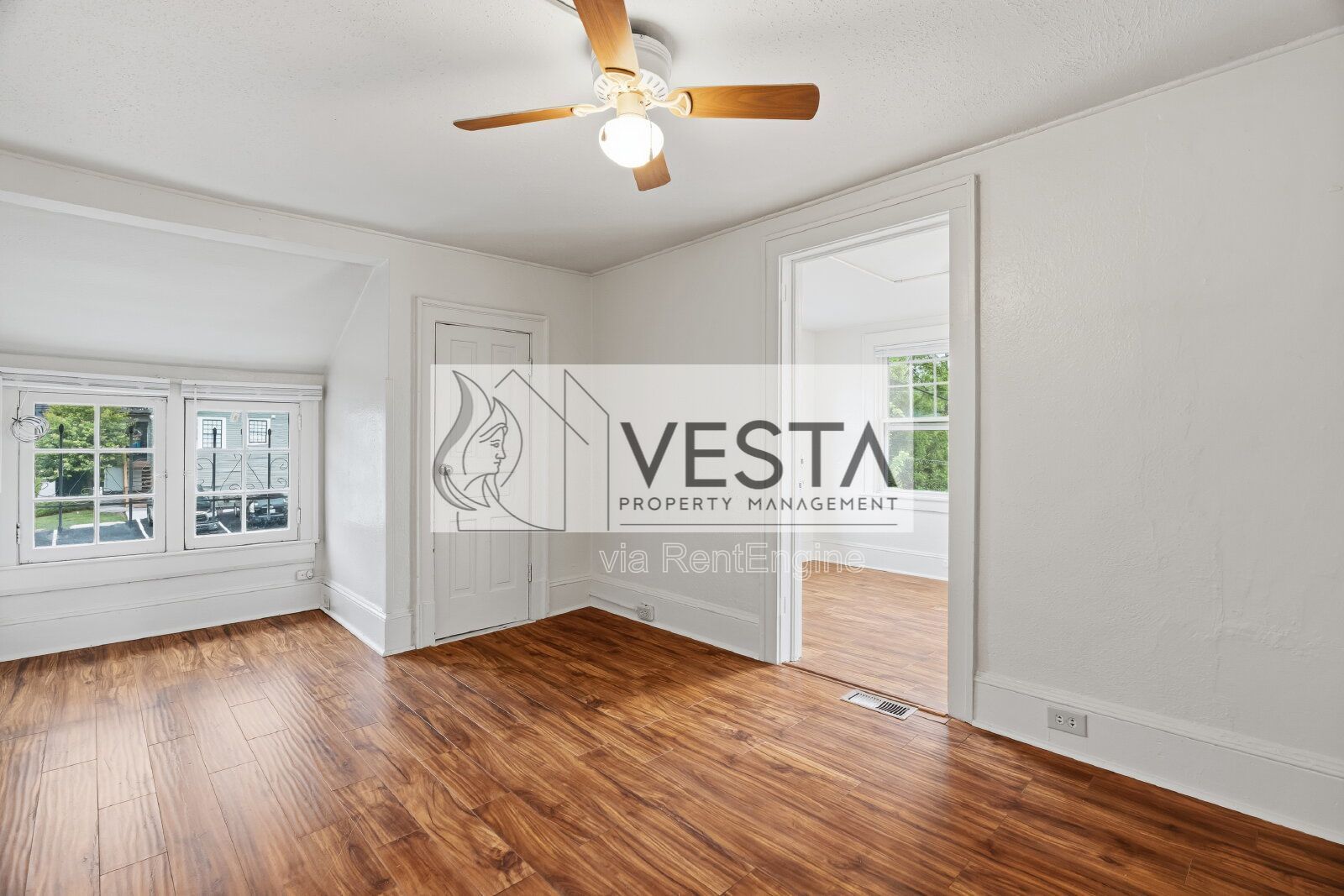 Charming 2BR Apartment in Charlotte Street Corridor – Utilities Included property image