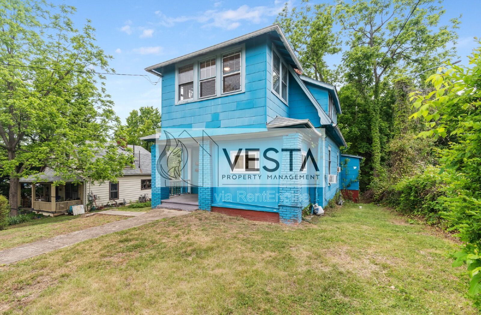 Charming 2BR Apartment in Charlotte Street Corridor – Utilities Included property image