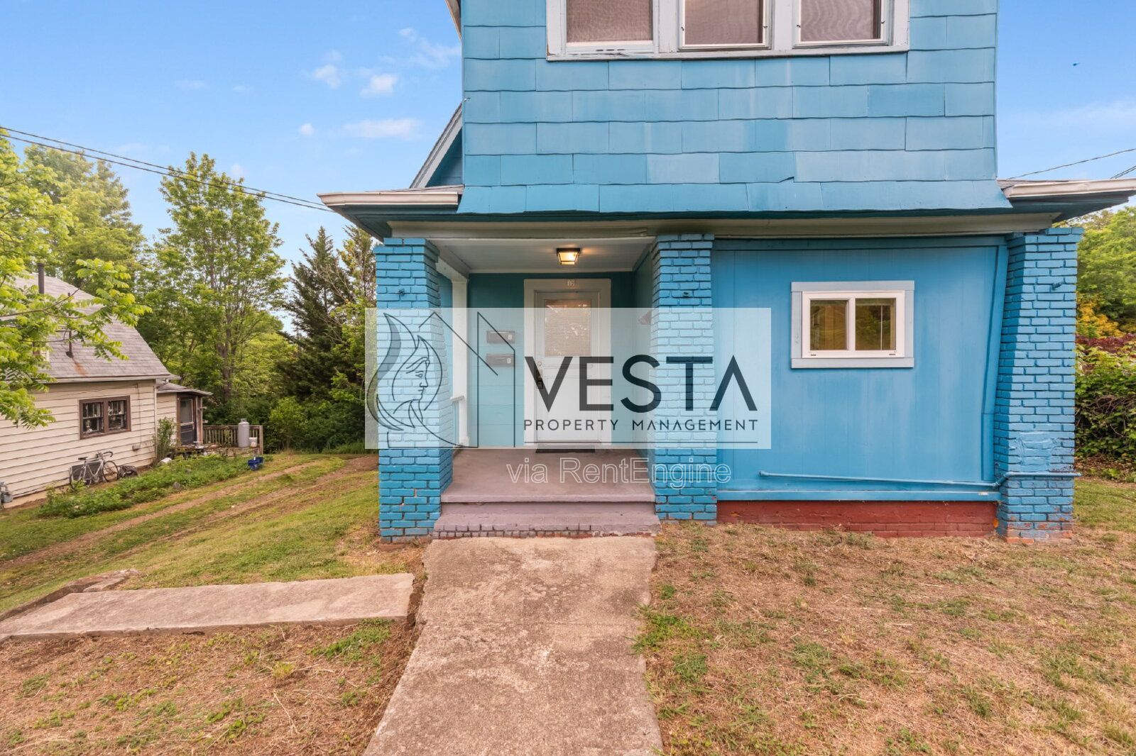 Charming 2BR Apartment in Charlotte Street Corridor – Utilities Included property image
